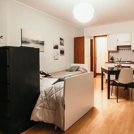 Appartamento Castelli - Affitti Brevi Italia Varese Exteriör bild